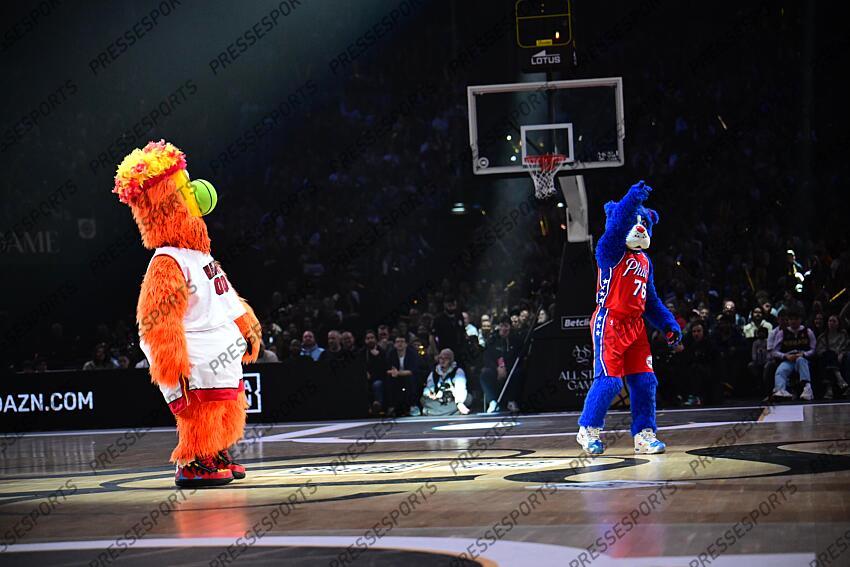 ALL STAR FRANCE-ALL STAR MONDE (141-149 ap) mascotte NBA Miami Heat Burnie Philadeplhie 76ERS Franklin le chien 