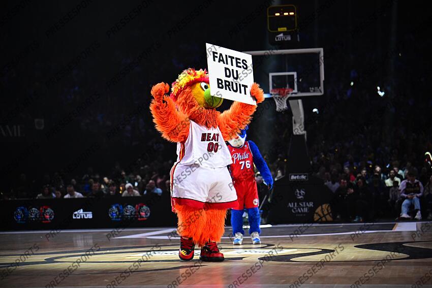 ALL STAR FRANCE-ALL STAR MONDE (141-149 ap) faites du bruit mascotte NBA Miami Heat Burnie Philadeplhie 76ERS Franklin le chien 