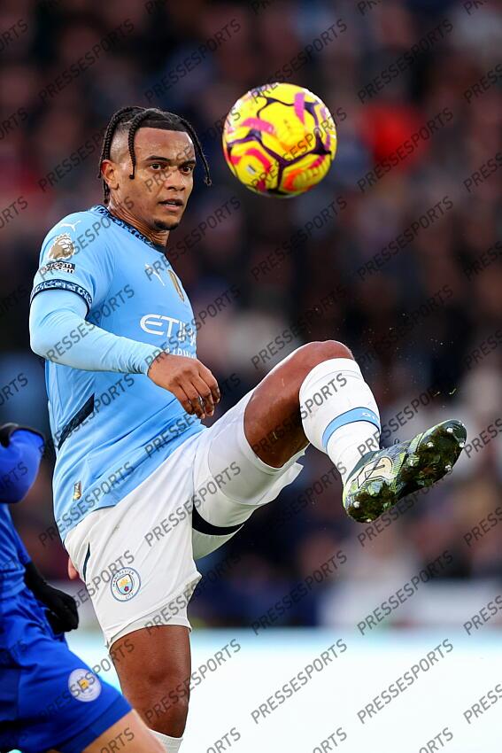 29 December 2024 Leicester - Premier League football - Leicester City v Manchester City - Manuel Akanji of Manchester City. (Photo by Mark Leech). LEICESTER-MANCHESTER CITY (0-2) 