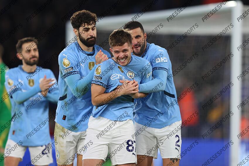 29 December 2024 Leicester - Premier League football - Leicester City v Manchester City - James McAtee of Manchester City celebrates the second goal with Josko Gvardiol and Kyle Walker. (Photo by Mark Leech). LEICESTER-MANCHESTER CITY (0-2) 