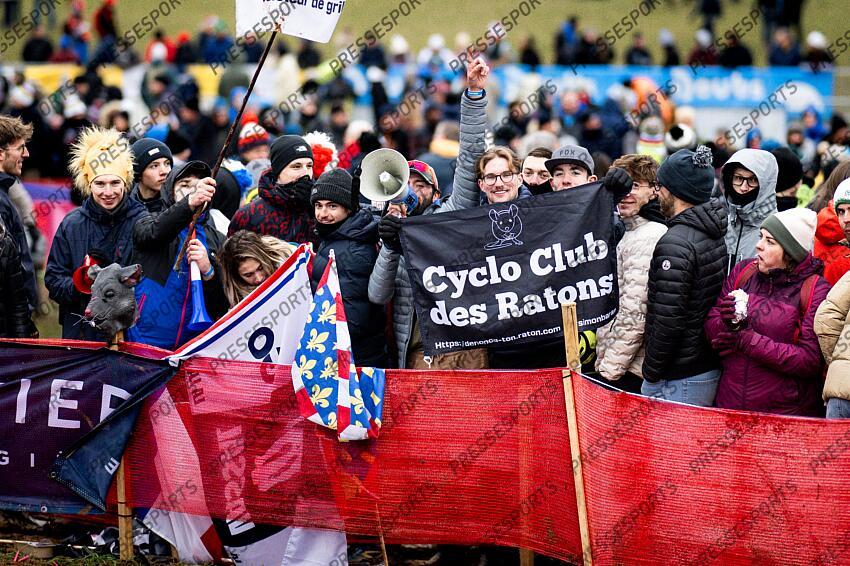 BESANCON, FRANCE - DECEMBER 29 : Illustration of the fans « Cyclo club des Ratons » during the 8th leg of the UCI Cyclocross World Cup series 2024-2025 for Women Elite in Besancon, France, 29/12/2024 ( Photo by Billy Ceusters / Photonews FEMMES ELITE BESANCON 