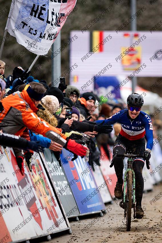 BESANCON, FRANCE - DECEMBER 29 : Clauzel Helene (FRA) during the 8th leg of the UCI Cyclocross World Cup series 2024-2025 for Women Elite in Besancon, France, 29/12/2024 ( Photo by Billy Ceusters / Photonews FEMMES ELITE BESANCON 