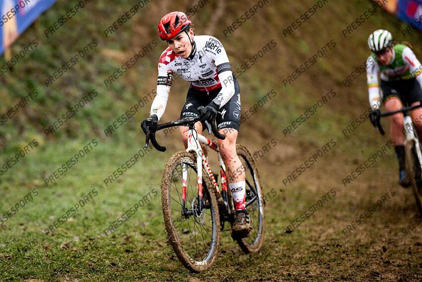 BESANCON, FRANCE - DECEMBER 29 : Gery Celia (FRA) of As Bike Racing during the 8th leg of the UCI Cyclocross World Cup series 2024-2025 for Women Elite in Besancon, France, 29/12/2024 ( Photo by Billy Ceusters / Photonews FEMMES ELITE BESANCON 