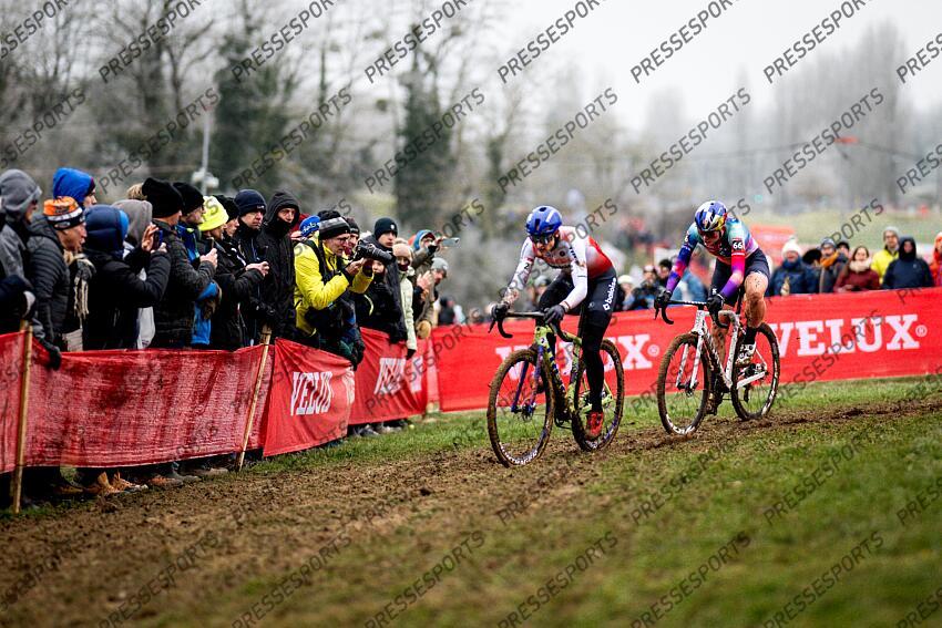 BESANCON, FRANCE - DECEMBER 29 : Backstedt Zoe (GBR) of Canyon - Sram Racing during the 8th leg of the UCI Cyclocross World Cup series 2024-2025 for Women Elite in Besancon, France, 29/12/2024 ( Photo by Billy Ceusters / Photonews FEMMES ELITE BESANCON 