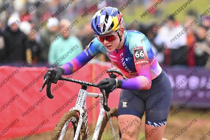 BESANCON, FRANCE - DECEMBER 29 : Backstedt Zoe (GBR) of Canyon - Sram Racing during the 8th leg of the UCI Cyclocross World Cup series 2024-2025 for Women Elite in Besancon, France, 29/12/2024 ( Photo by Billy Ceusters / Photonews FEMMES ELITE BESANCON 