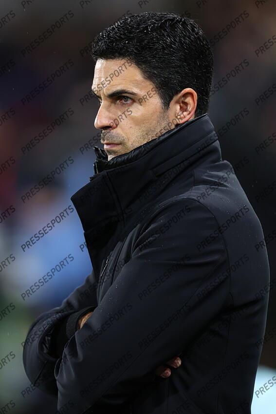01 January 2025 - Premier League Football - Brentford v Arsenal - Arsenal manager Mikel Arteta (Photo by Mark Leech). BRENTFORD-ARSENAL (1-3) 