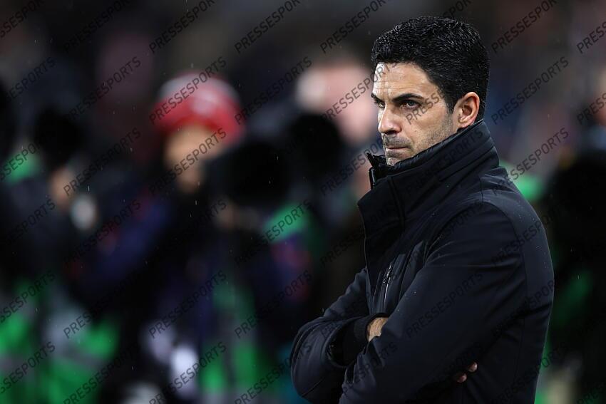 01 January 2025 - Premier League Football - Brentford v Arsenal - Arsenal manager Mikel Arteta (Photo by Mark Leech). BRENTFORD-ARSENAL (1-3) 