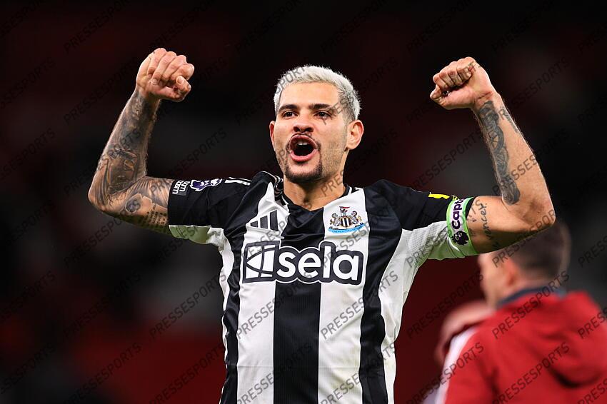 30th December 2024 - Premier League - Manchester United v Newcastle United - Bruno Guimaraes of Newcastle United celebrates victory - Photo: Simon Stacpoole / Offside. MANCHESTER UNITED-NEWCASTLE UNITED (0-2) 