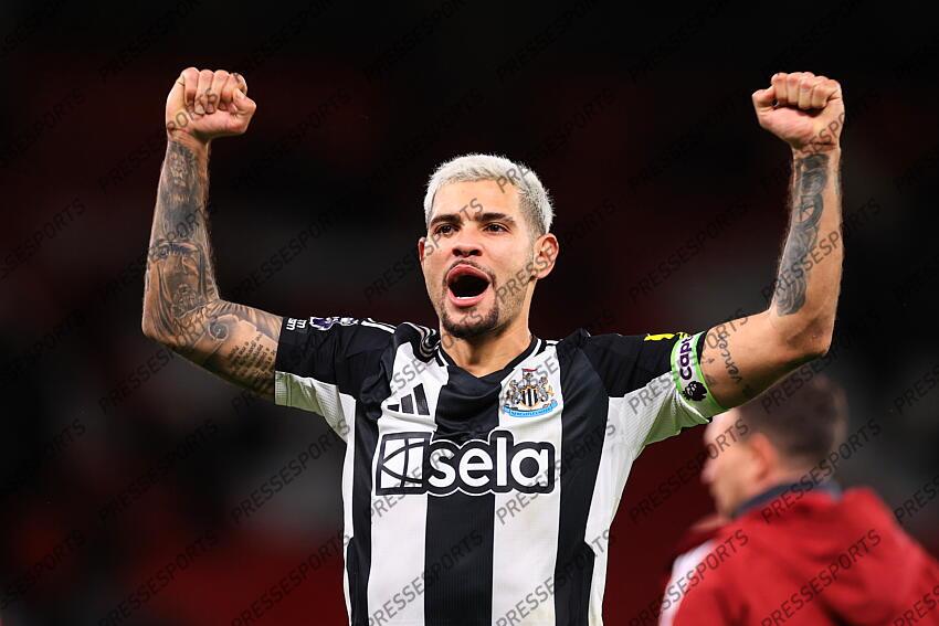 30th December 2024 - Premier League - Manchester United v Newcastle United - Bruno Guimaraes of Newcastle United celebrates victory - Photo: Simon Stacpoole / Offside. MANCHESTER UNITED-NEWCASTLE UNITED (0-2) 