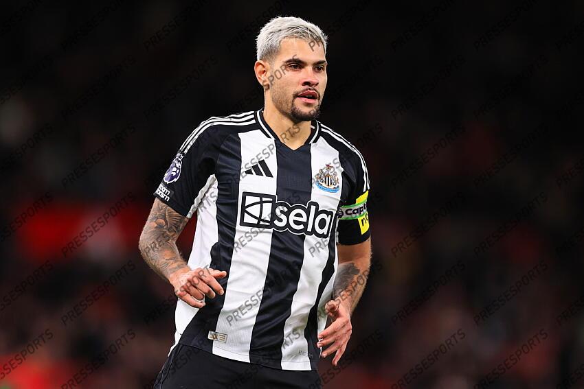 30th December 2024 - Premier League - Manchester United v Newcastle United - Bruno Guimaraes of Newcastle United - Photo: Simon Stacpoole / Offside. MANCHESTER UNITED-NEWCASTLE UNITED (0-2) 