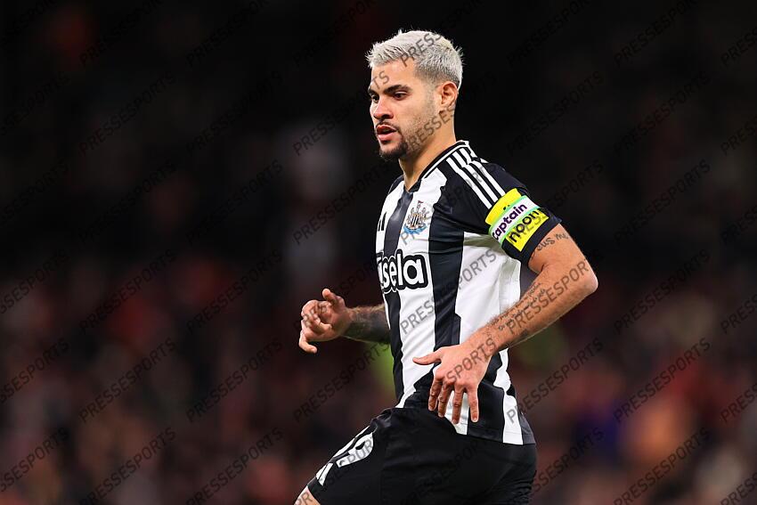30th December 2024 - Premier League - Manchester United v Newcastle United - Bruno Guimaraes of Newcastle United - Photo: Simon Stacpoole / Offside. MANCHESTER UNITED-NEWCASTLE UNITED (0-2) 
