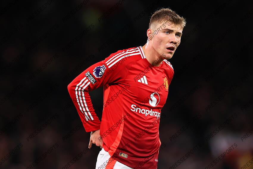 30th December 2024 - Premier League - Manchester United v Newcastle United - Rasmus Hojlund of Manchester United - Photo: Simon Stacpoole / Offside. MANCHESTER UNITED-NEWCASTLE UNITED (0-2) 