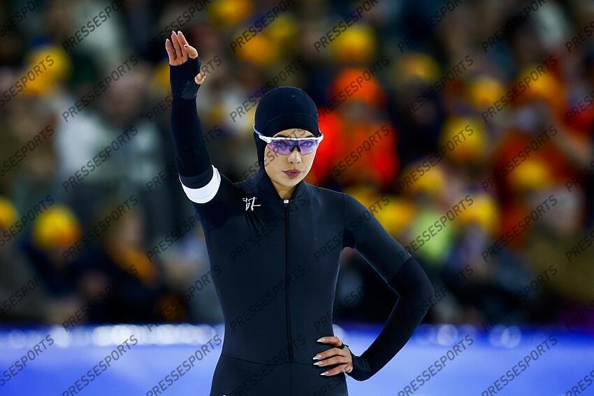 HEERENVEEN - Jutta Leerdam before the start of the 500 meters during the first day of the Dutch sprint speed skating championships in Thialf. ANP VINCENT JANNINK CHAMPIONNATS DES PAYS BAS 