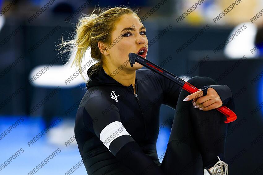 HEERENVEEN - Jutta Leerdam reacts after the 500 meters during the first day of the Dutch sprint speed skating championships in Thialf. ANP VINCENT JANNINK CHAMPIONNATS DES PAYS BAS 