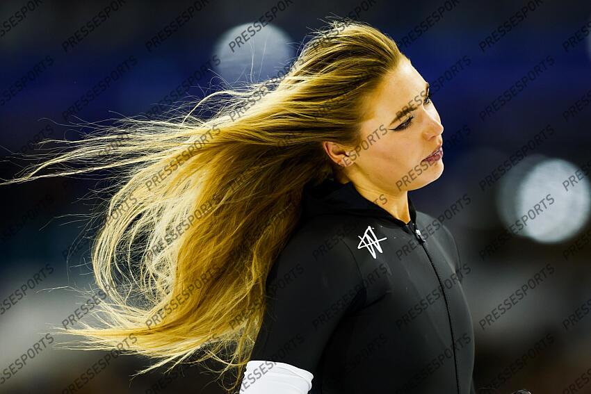 HEERENVEEN - Jutta Leerdam reacts after the 1000 meters during the first day of the Dutch sprint speed skating championships in Thialf. ANP VINCENT JANNINK CHAMPIONNATS DES PAYS BAS 