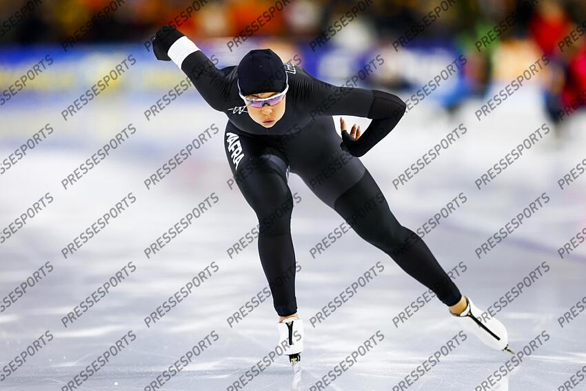 HEERENVEEN - Jutta Leerdam in action in the 1000 meters during the first day of the Dutch sprint speed skating championships in Thialf. ANP VINCENT JANNINK CHAMPIONNATS DES PAYS BAS 
