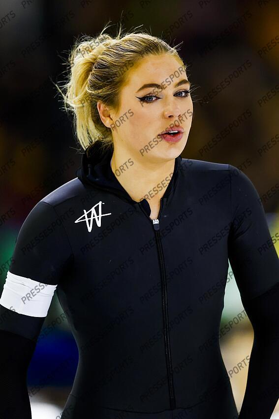 HEERENVEEN - Jutta Leerdam reacts after the 500 meters during the first day of the Dutch sprint speed skating championships in Thialf. ANP VINCENT JANNINK CHAMPIONNATS DES PAYS BAS 