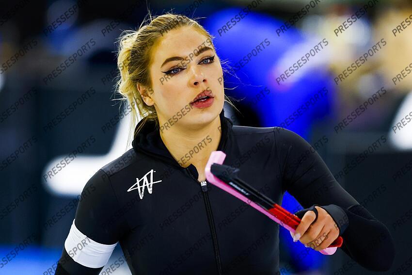 HEERENVEEN - Jutta Leerdam reacts after the 500 meters during the first day of the Dutch sprint speed skating championships in Thialf. ANP VINCENT JANNINK CHAMPIONNATS DES PAYS BAS 