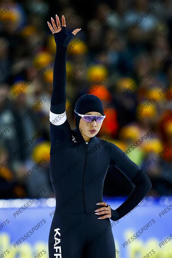 HEERENVEEN - Jutta Leerdam reacts before the start of the 500 meters during the first day of the Dutch sprint speed skating championships in Thialf. ANP VINCENT JANNINK CHAMPIONNATS DES PAYS BAS 