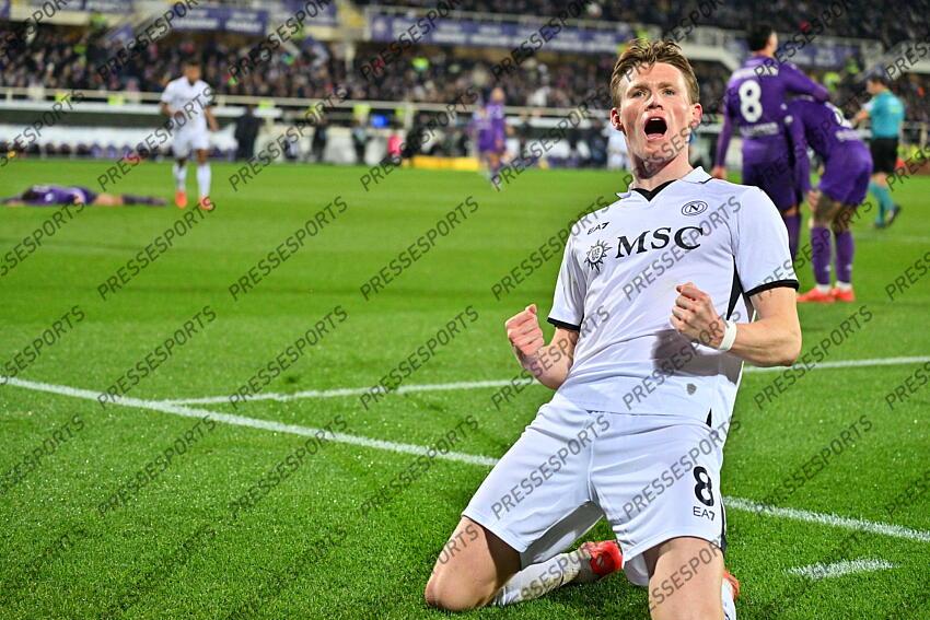Foto IPP/Felice De Martino Firenze 04/01/2025 Calcio Campionato serie A 2024-2025 Fiorentina - Napoli Nella foto: Esultanza dopo il gol di Scott McTominay Italy Photo Press World Copyright FIORENTINA-NAPLES (0-3) 