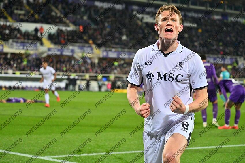 Foto IPP/Felice De Martino Firenze 04/01/2025 Calcio Campionato serie A 2024-2025 Fiorentina - Napoli Nella foto: Esultanza dopo il gol di Scott McTominay Italy Photo Press World Copyright FIORENTINA-NAPLES (0-3) 