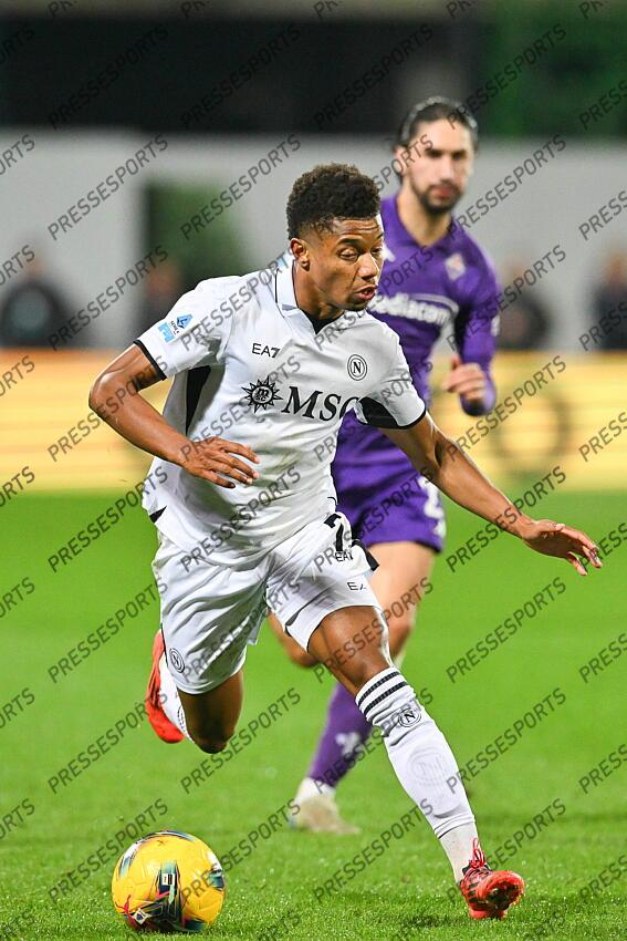 Foto IPP/Roberto Ramaccia Firenze 4/1/2025 Campionato di Calcio Serie A 2024/2025 Fiorentina vs Napoli Nella foto David Neres in azione palla al piede Italy Photo Press - World Copyright FIORENTINA-NAPLES (0-3) 