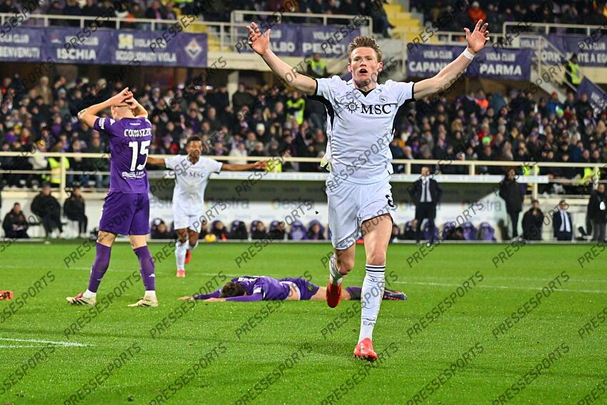 Foto IPP/Felice De Martino Firenze 04/01/2025 Calcio Campionato serie A 2024-2025 Fiorentina - Napoli Nella foto: Esultanza dopo il gol di Scott McTominay Italy Photo Press World Copyright FIORENTINA-NAPLES (0-3) 
