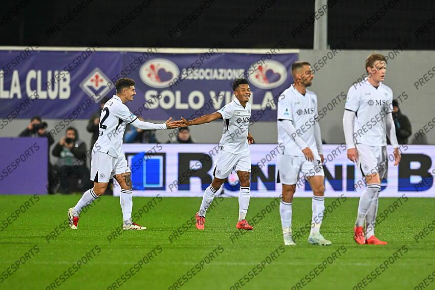 Foto IPP/Roberto Ramaccia Firenze 4/1/2025 Campionato di Calcio Serie A 2024/2025 Fiorentina vs Napoli Nella foto David Neres esulta dopo aver segnato il gol del 0-1 Italy Photo Press - World Copyright FIORENTINA-NAPLES (0-3) 