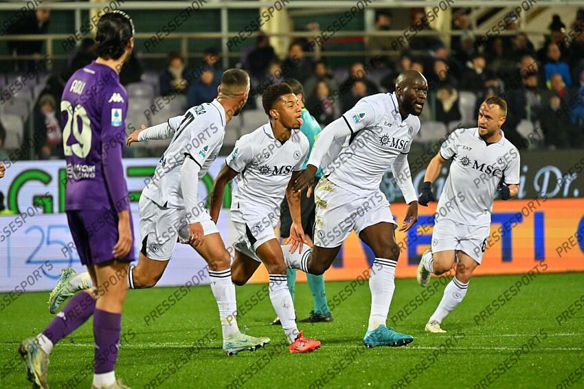 Foto IPP/Felice De Martino Firenze 04/01/2025 Calcio Campionato serie A 2024-2025 Fiorentina - Napoli Nella foto: Esultanza dopo il gol di David Neres Italy Photo Press World Copyright FIORENTINA-NAPLES (0-3) 