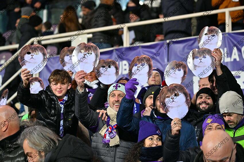 Foto IPP/Felice De Martino Firenze 04/01/2025 Calcio Campionato serie A 2024-2025 Fiorentina - Napoli Nella foto: Mascherine contro Antonio Conte Italy Photo Press World Copyright FIORENTINA-NAPLES (0-3) 