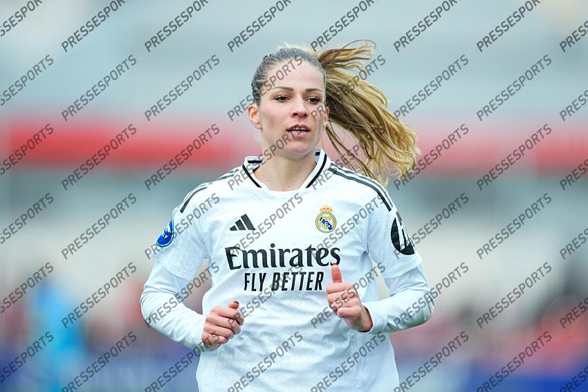 Melanie Leupolz of Real Madrid looks on during the Spanish Women League, Liga F, football match played between Atletico de Madrid and Real Madrid at Centro Deportivo Wanda Alcala de Henares on January 05, 2025, in Madrid, Spain. (F) ATLETICO MADRID-(F) REAL MADRID (1-2) 
