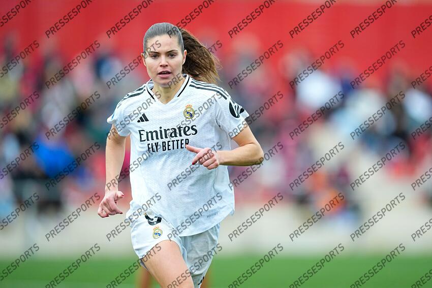Signe Bruun of Real Madrid in action during the Spanish Women League, Liga F, football match played between Atletico de Madrid and Real Madrid at Centro Deportivo Wanda Alcala de Henares on January 05, 2025, in Madrid, Spain. (F) ATLETICO MADRID-(F) REAL MADRID (1-2) 