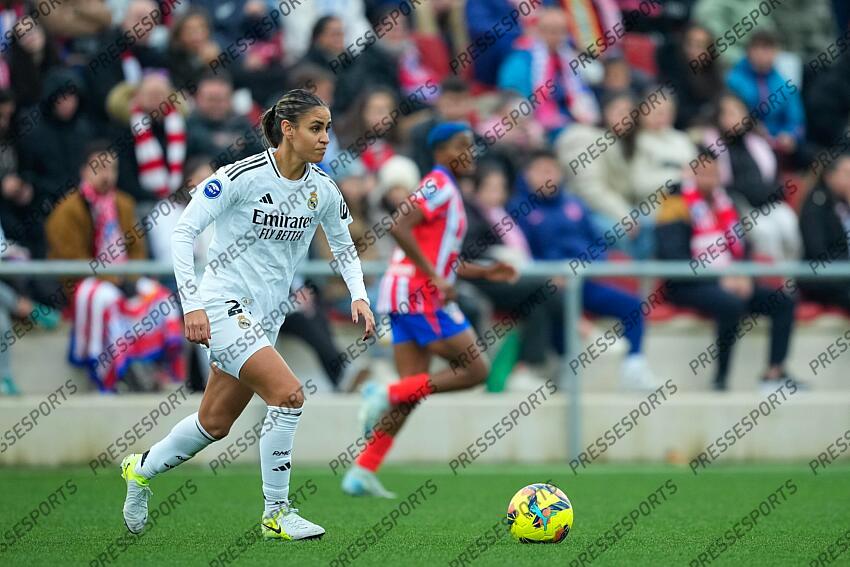 Maelle Lakrar of Real Madrid in action during the Spanish Women League, Liga F, football match played between Atletico de Madrid and Real Madrid at Centro Deportivo Wanda Alcala de Henares on January 05, 2025, in Madrid, Spain. (F) ATLETICO MADRID-(F) REAL MADRID (1-2) 