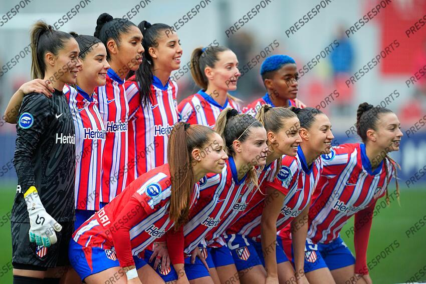Players of Atletico de Madrid pose for photo during the Spanish Women League, Liga F, football match played between Atletico de Madrid and Real Madrid at Centro Deportivo Wanda Alcala de Henares on January 05, 2025, in Madrid, Spain. (F) ATLETICO MADRID-(F) REAL MADRID (1-2) 