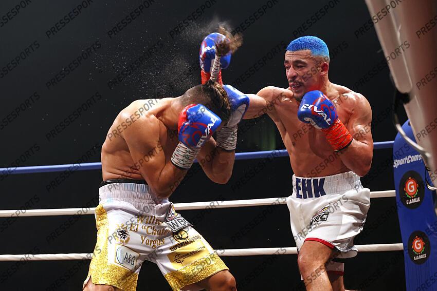 el hadri (khalil) (fra) short blanc vargars (william) (pan) short blanc et or CEINTURE WBC SILVER 
