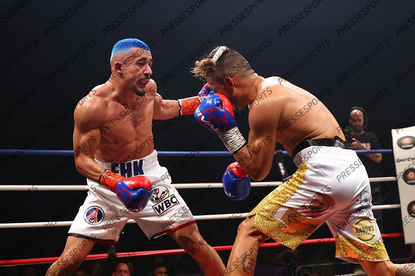 el hadri (khalil) (fra) short blanc vargars (william) (pan) short blanc et or CEINTURE WBC SILVER 