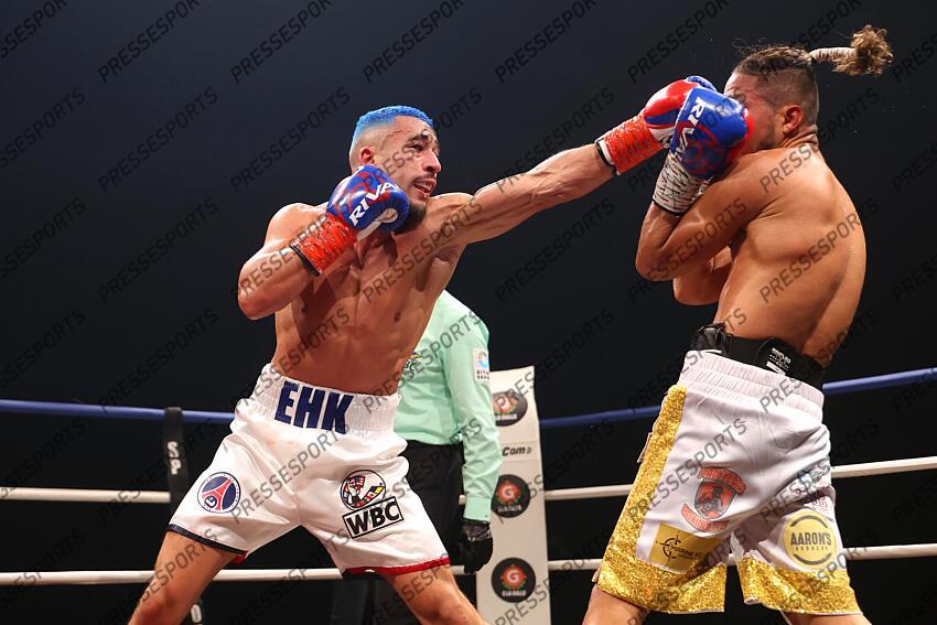 el hadri (khalil) (fra) short blanc vargars (william) (pan) short blanc et or CEINTURE WBC SILVER 
