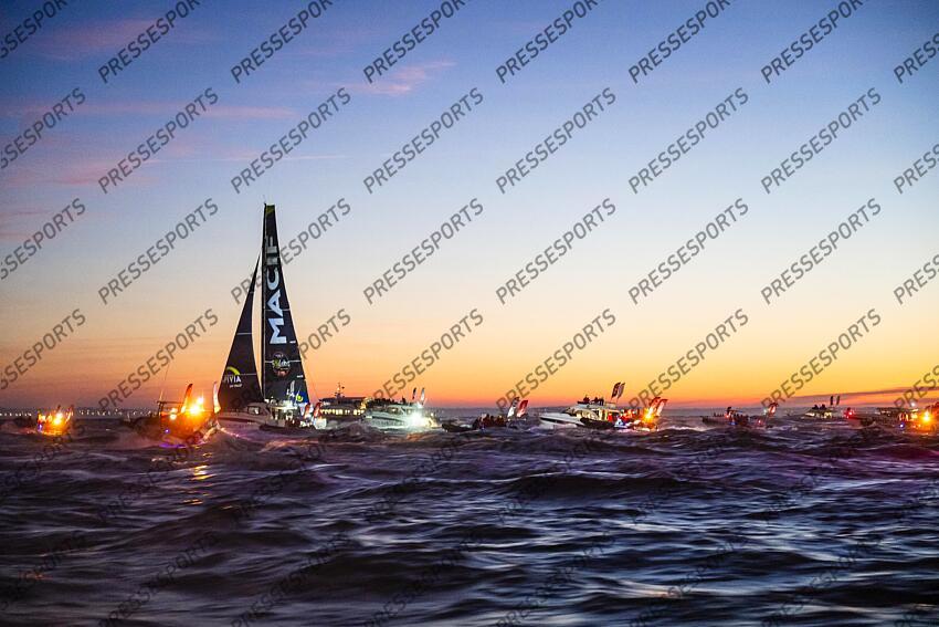 dalin (charlie) - (fra) - ARRIVEE VENDEE GLOBE PASSAGE DE LA LIGNE D'ARRIVEE DU NAVIGATEUR CHARLIE DALIN, SKIPPER DU 60 PIEDS IMOCA MACIF SANTE PREVOYANCE QUI REMPORTE LE VENDEE GLOBE. 