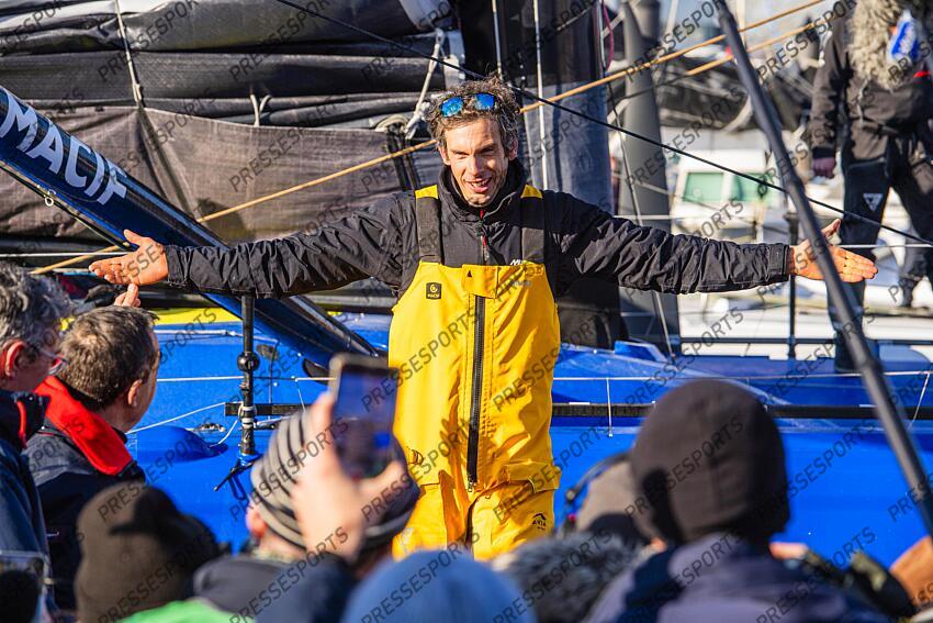 dalin (charlie) - (fra) - ARRIVEE VENDEE GLOBE ARRIVEE AUX SABLES D'OLONNE DU NAVIGATEUR CHARLIE DALIN, SKIPPER DU 60 PIEDS IMOCA MACIF SANTE PREVOYANCE, VAINQUEUR DU VENDEE GLOBE. vainqueur de la 10eme edition du vendee globe en 64 jours, 19heures, 22 minutes et 49 secondes 