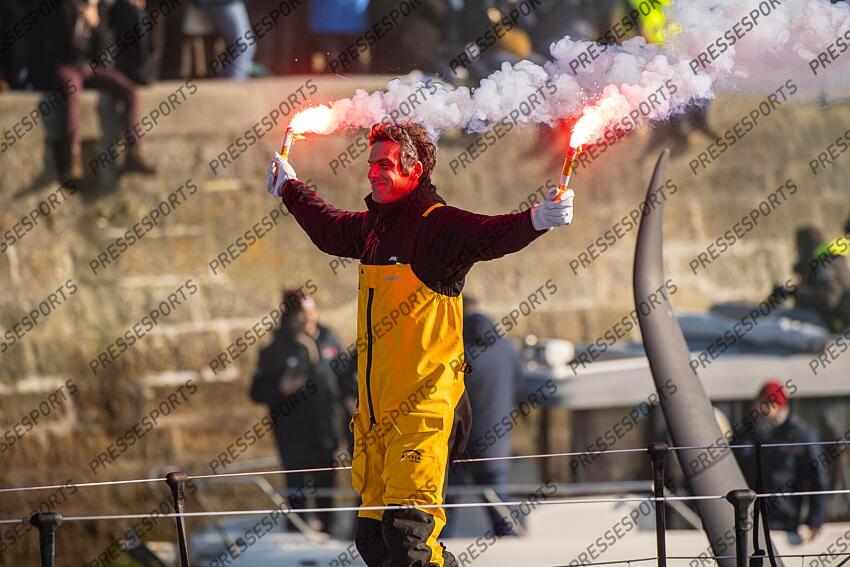 dalin (charlie) - (fra) - ARRIVEE VENDEE GLOBE ARRIVEE AUX SABLES D'OLONNE DU NAVIGATEUR CHARLIE DALIN, SKIPPER DU 60 PIEDS IMOCA MACIF SANTE PREVOYANCE, VAINQUEUR DU VENDEE GLOBE. vainqueur de la 10eme edition du vendee globe en 64 jours, 19heures, 22 minutes et 49 secondes 
