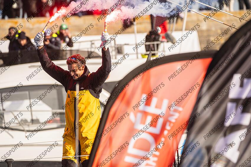 dalin (charlie) - (fra) - ARRIVEE VENDEE GLOBE ARRIVEE AUX SABLES D'OLONNE DU NAVIGATEUR CHARLIE DALIN, SKIPPER DU 60 PIEDS IMOCA MACIF SANTE PREVOYANCE, VAINQUEUR DU VENDEE GLOBE. vainqueur de la 10eme edition du vendee globe en 64 jours, 19heures, 22 minutes et 49 secondes 