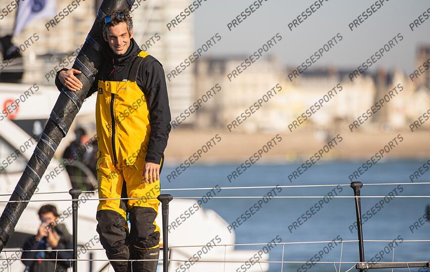 dalin (charlie) - (fra) - ARRIVEE VENDEE GLOBE ARRIVEE AUX SABLES D'OLONNE DU NAVIGATEUR CHARLIE DALIN, SKIPPER DU 60 PIEDS IMOCA MACIF SANTE PREVOYANCE, VAINQUEUR DU VENDEE GLOBE. vainqueur de la 10eme edition du vendee globe en 64 jours, 19heures, 22 minutes et 49 secondes 
