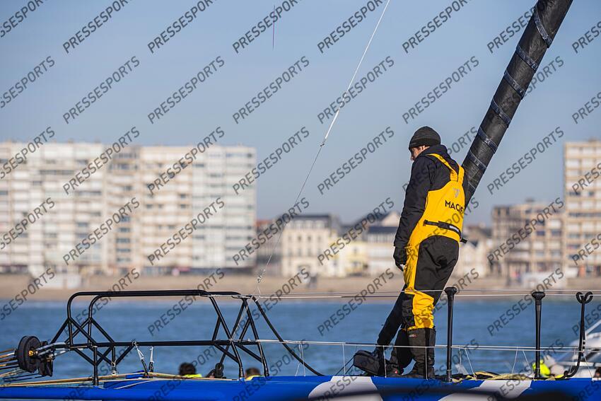 dalin (charlie) - (fra) - ARRIVEE VENDEE GLOBE ARRIVEE AUX SABLES D'OLONNE DU NAVIGATEUR CHARLIE DALIN, SKIPPER DU 60 PIEDS IMOCA MACIF SANTE PREVOYANCE, VAINQUEUR DU VENDEE GLOBE. vainqueur de la 10eme edition du vendee globe en 64 jours, 19heures, 22 minutes et 49 secondes 