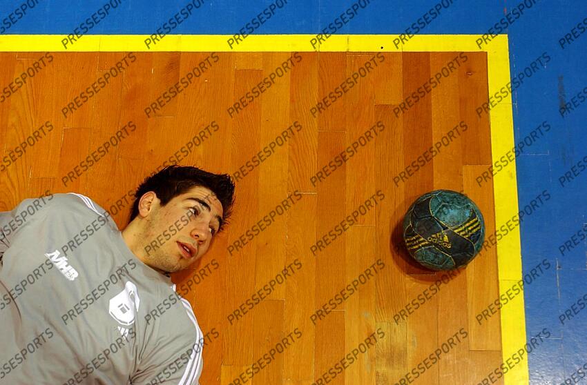 HAND 2004 MAGAZINE KARABATIC