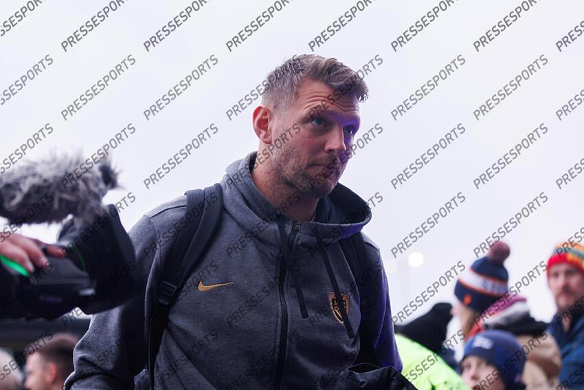 Investec Champions Cup Round 4, Salford Community Stadium, Manchester 19/1/2025 Sale Sharks vs RC Toulon Toulon's Dan Biggar arrives Mandatory Credit ©INPHO/Tom Maher SALE-TOULON (33-7) 
