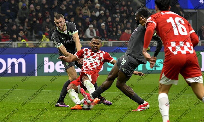 FOOT LIGUE DES CHAMPIONS 2025 AC MILAN-GERONE (1-0)