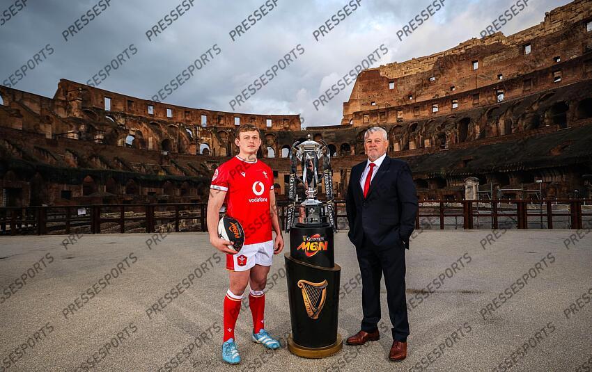 2024 Guinness Six Nations Championship Launch, Rome, Italy 21/1/2025 Pictured is Wales’ Jac Morgan and head coach Warren Gatland at the launch of the 2025 Guinness Men’s Six Nations Championship at the Colosseum in Rome Mandatory Credit ©INPHO/Billy Stickland PRESENTATION TOURNOI DES VI NATIONS 