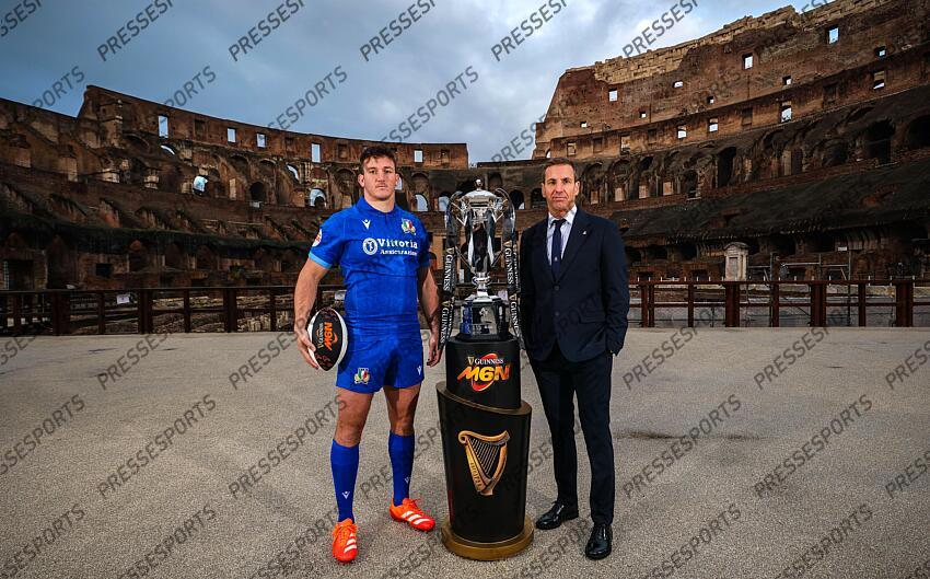 2024 Guinness Six Nations Championship Launch, Rome, Italy 21/1/2025 Pictured is Italy’s Michele Lamaro and head coach Gonzalo Quesada at the launch of the 2025 Guinness Men’s Six Nations Championship at the Colosseum in Rome Mandatory Credit ©INPHO/Billy Stickland PRESENTATION TOURNOI DES VI NATIONS 