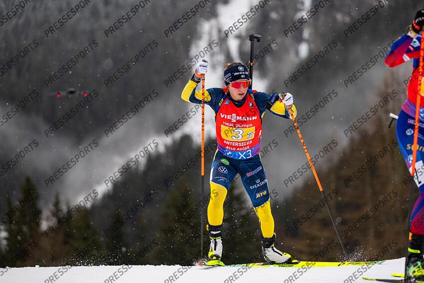 ANTHOLZ-ANTERSELVA, ITALY - JANUARY 26: Anna Magnusson of Team Sweden in action during the BMW IBU World Cup Women's Relay on January 26, 2025 in Antholz-Anterselva, Italy. (Photo by Kevin Voigt/Agence Zoom) RELAIS FEMMES ANTHOLZ ANTERSELVA 