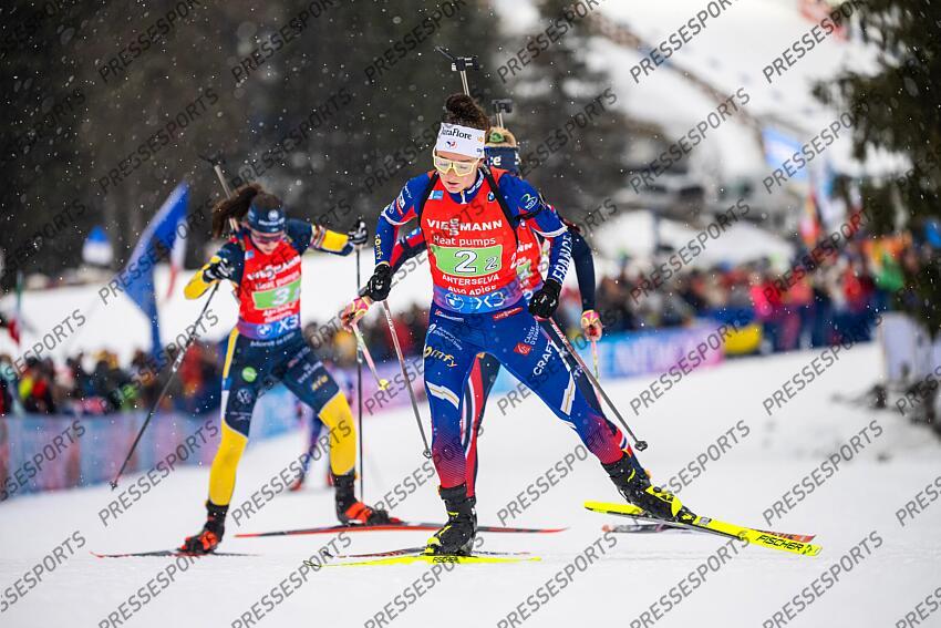 ANTHOLZ-ANTERSELVA, ITALY - JANUARY 26: Lou Jeanmonnot of Team France in action during the BMW IBU World Cup Women's Relay on January 26, 2025 in Antholz-Anterselva, Italy. (Photo by Kevin Voigt/Agence Zoom) RELAIS FEMMES ANTHOLZ ANTERSELVA 